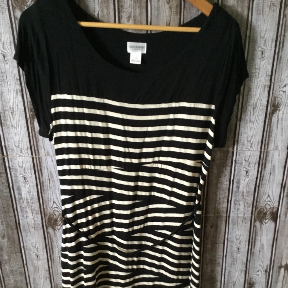 ❤️4 for $20❤️ Motherhood Maternity Tie Dress